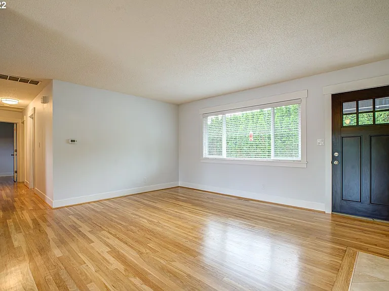 12635 SW Butner Rd — Photo 4