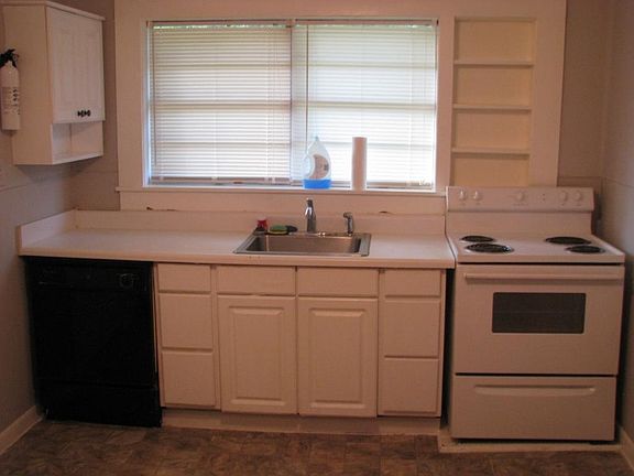Kitchen w/dishwasher
