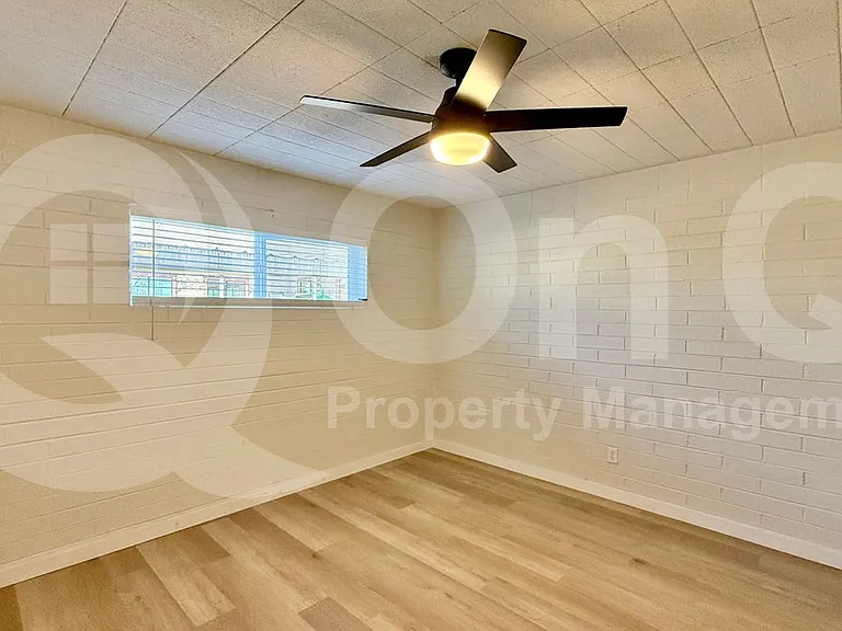 25 E Eva St #10 — Photo 13