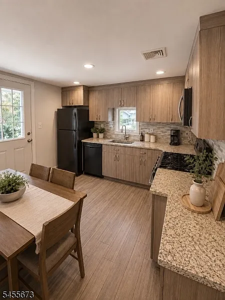 3 bed, 1.0 bath, $3,200 — Photo 4