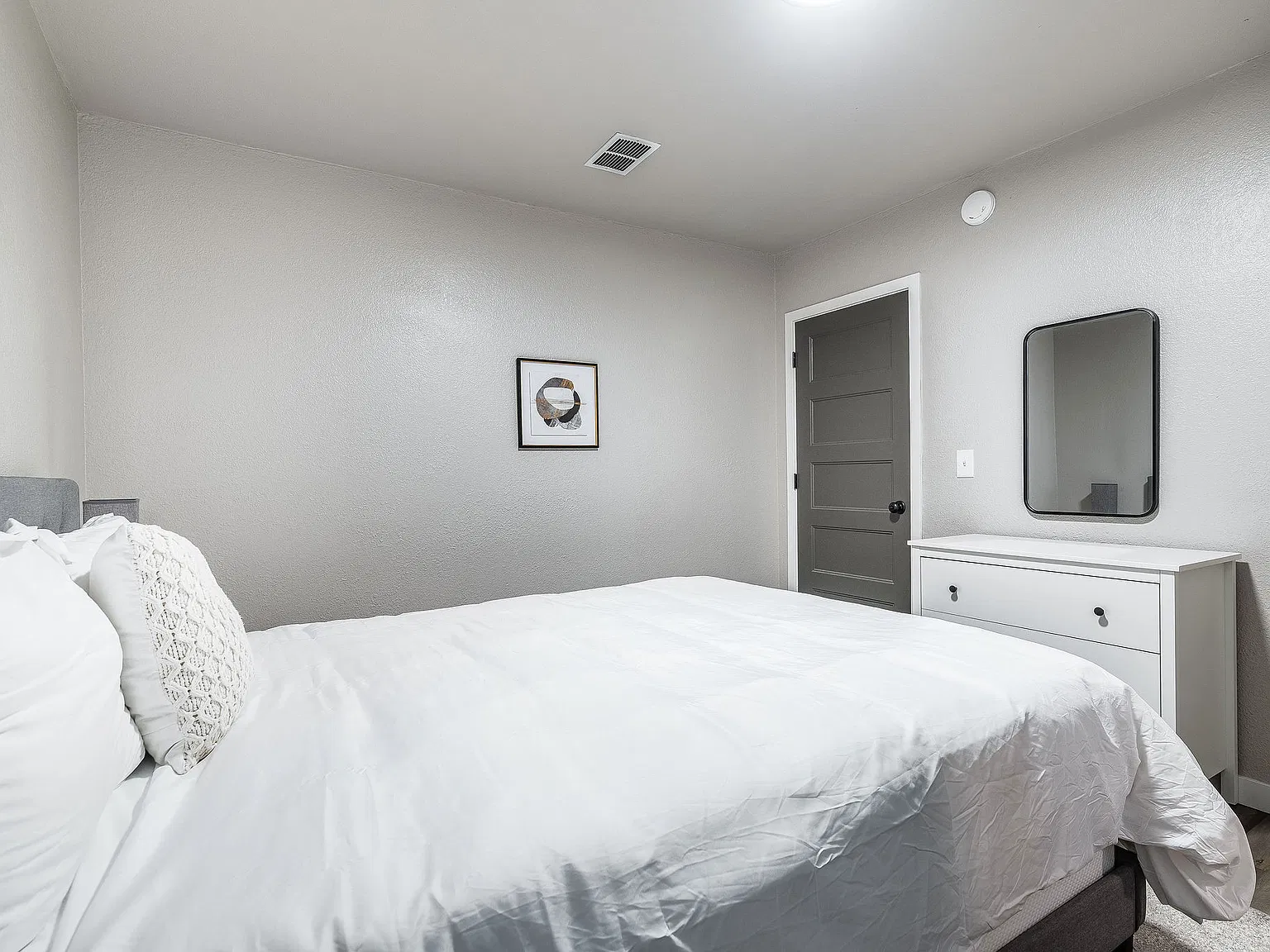 Lookout Apts — Photo 3