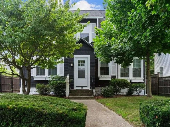 43 Denver Ave, Cranston, RI 02905