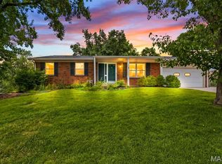 3350 Greenbridge Dr, Bridgeton, MO 63044