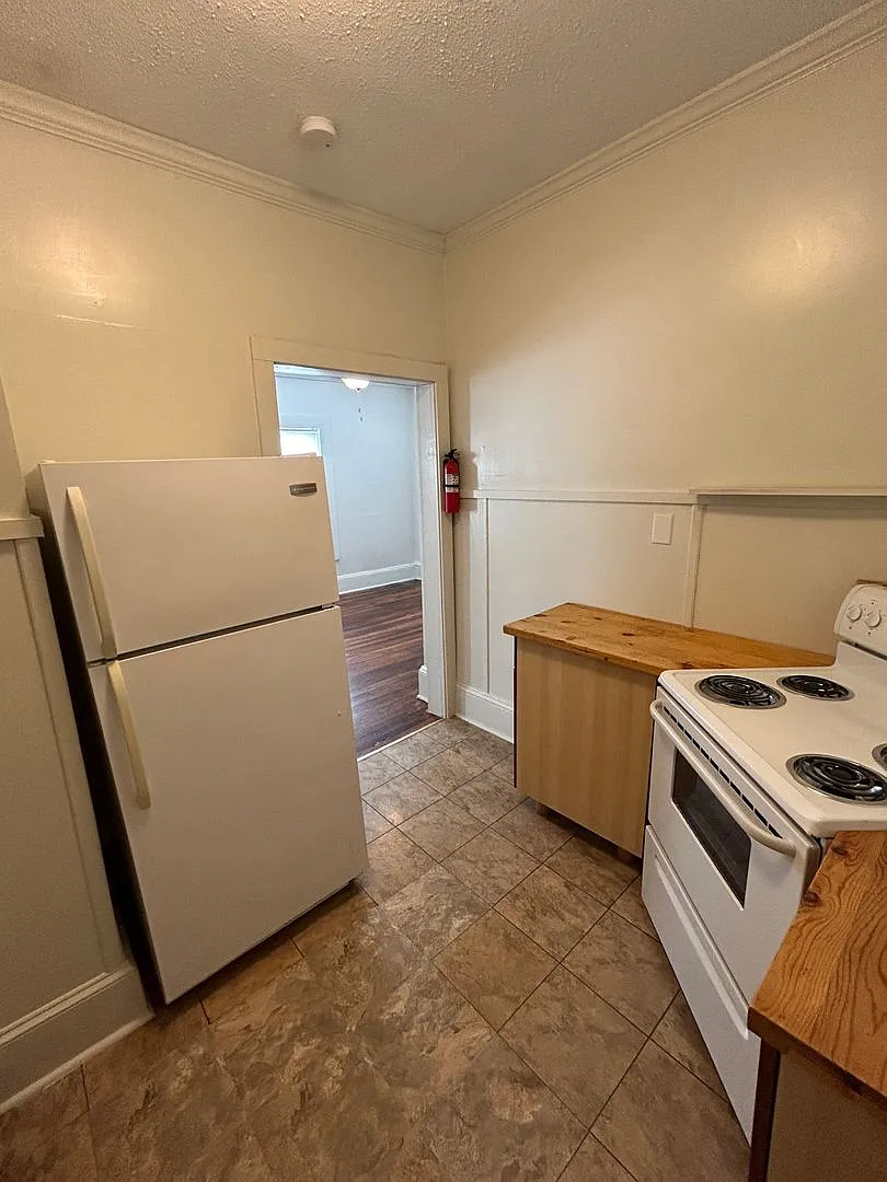 Adorable Apt in Historic Building - ONE Block to Duke! — Photo 1