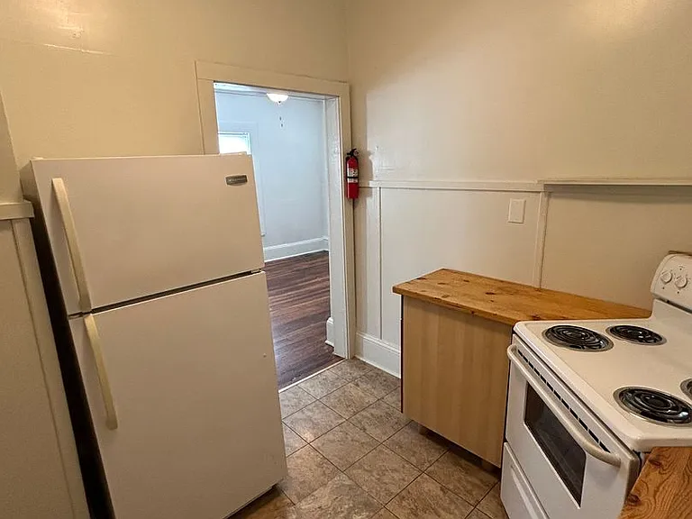 901 Sedgefield St #B — Photo 1