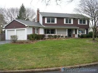 8 Ridgeview Pl, Mount Sinai, NY 11766