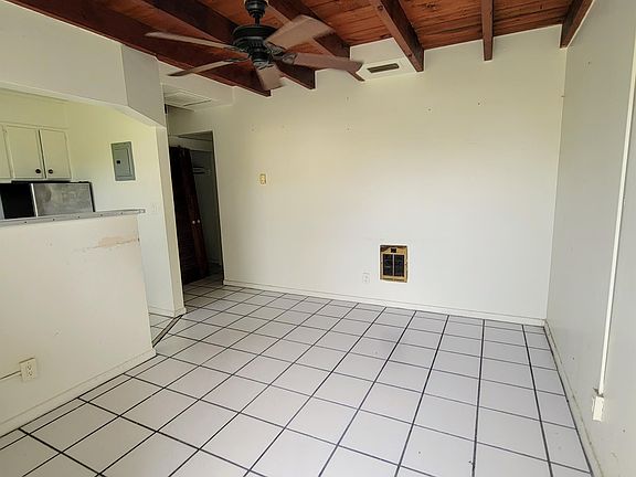 2nd image of 193 W 15th St