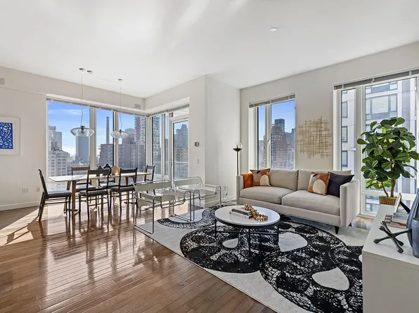 303 E 77th St APT 16B, New York, NY 10075