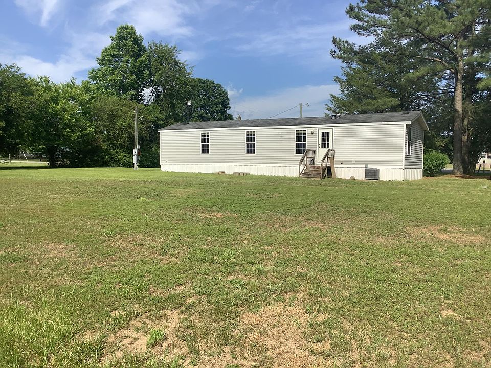 2nd image of 415 Healys Rd