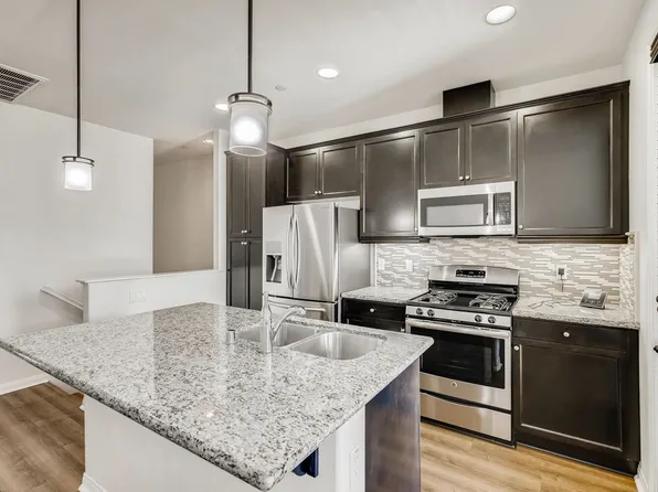 5065 Waterview Way Unit 203, Oceanside, CA 92057