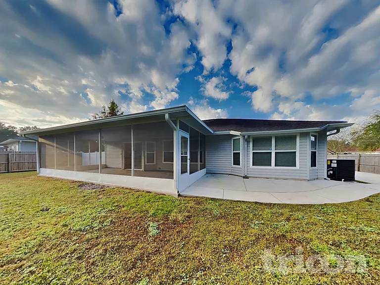 757 Martin Lakes Dr E — Photo 15