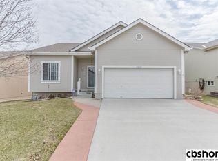 15259 Armstrong St, Omaha, NE 68116