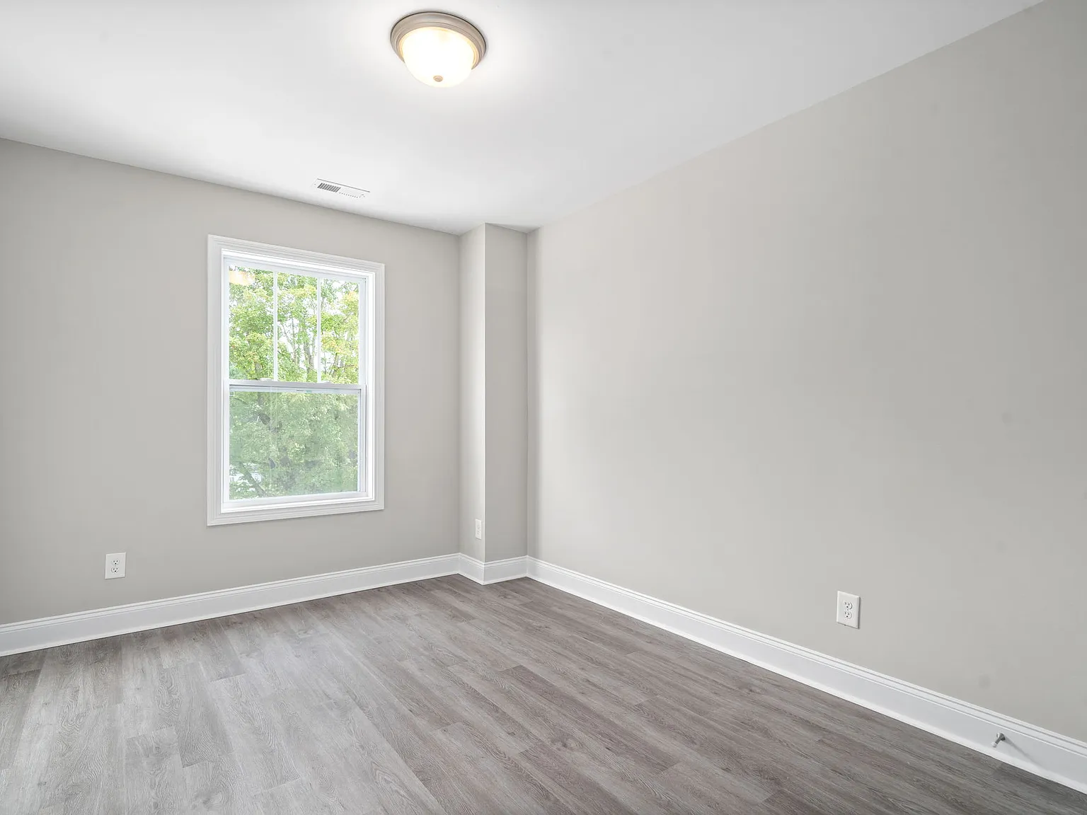 3 bed, 2.5 bath, 1265 sqft, $1,695 — Photo 3