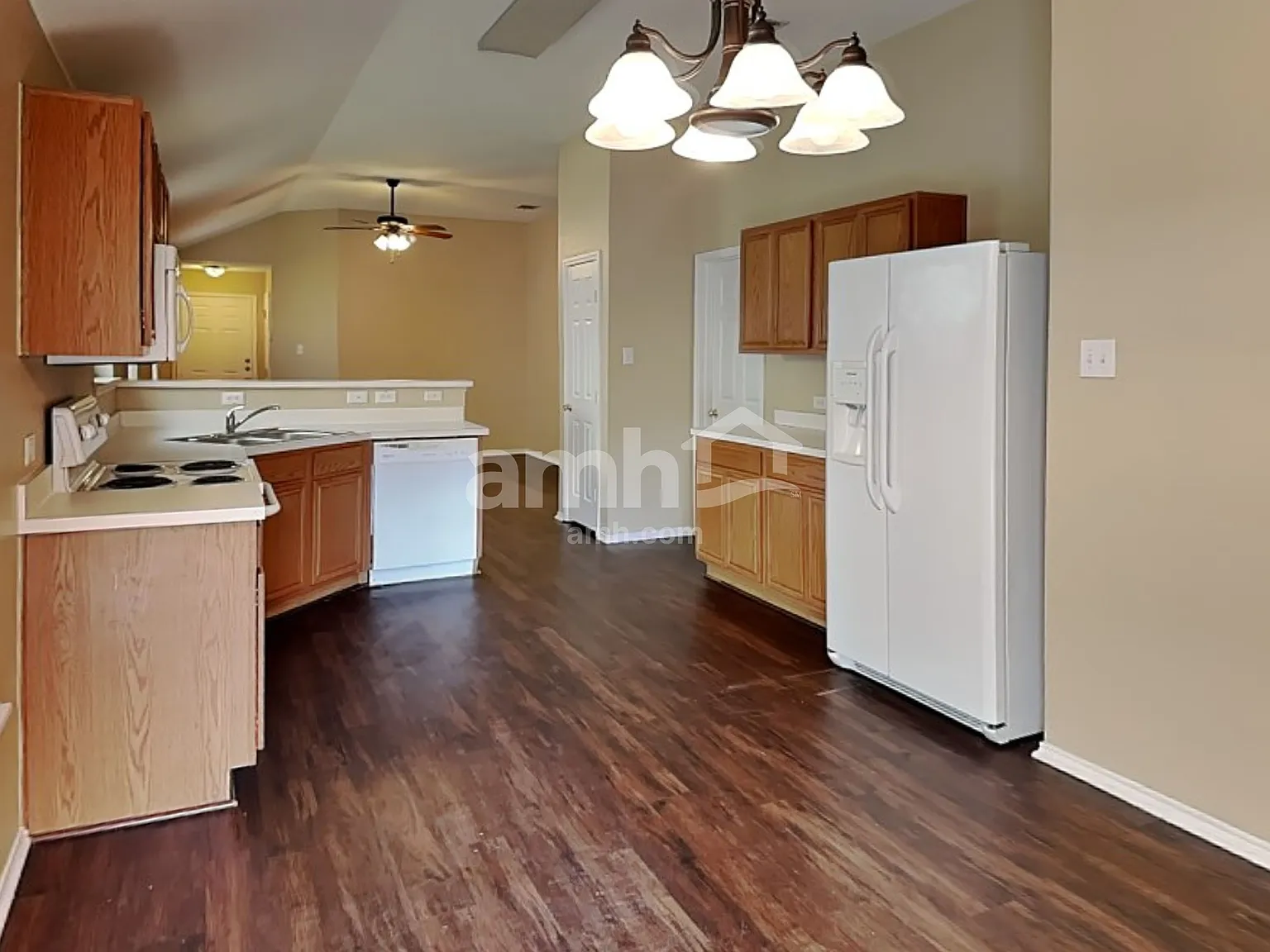 4 bed, 2.0 bath, 1650 sqft, $2,210 — Photo 4