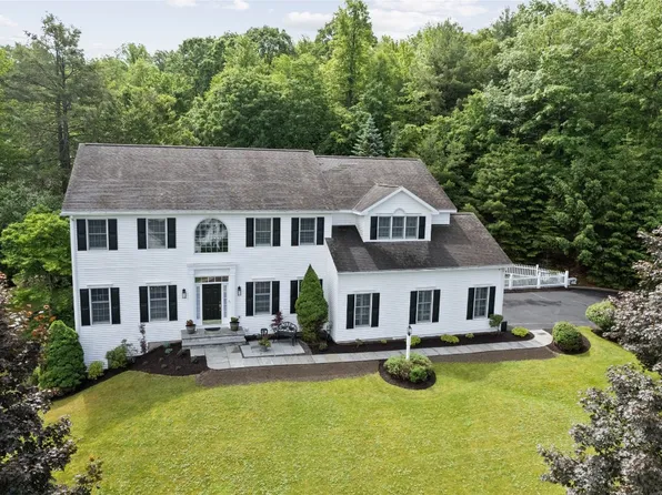2 Pine Meadow Rd, Vestal, NY 13850