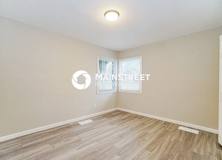 973 Exeter Rd — Photo 10