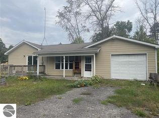 206 Harland Dr, Harrison, MI 48625