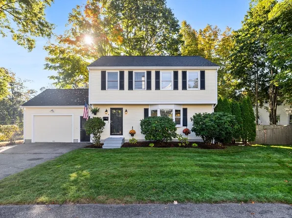 8 Howard Ave, Foxboro, MA 02035