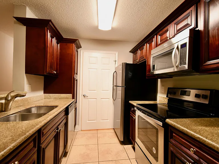 8308 Santa Fe Pkwy — Photo 7
