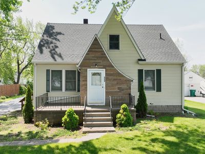 2562 Midland Rd, Bay City, MI, 48706