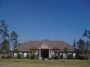 1684 S Woodland Forrest Dr, Moss Bluff, LA 70611