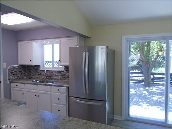 2nd image of 5583 Meadow Ln
