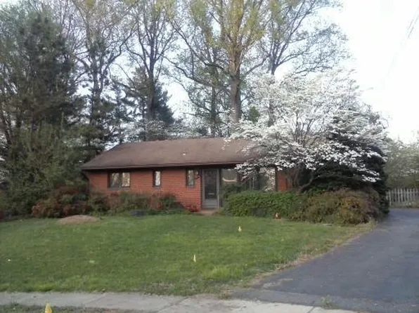 7410 Kelvin Pl, Springfield, VA 22151