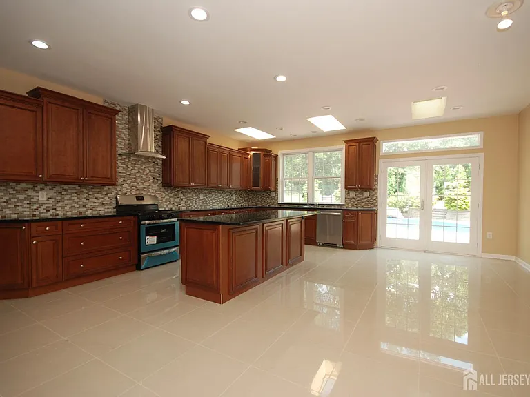 41 Fritz Dr — Photo 9