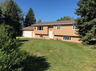 5005 Highland Rd NW, Mandan, ND 58554