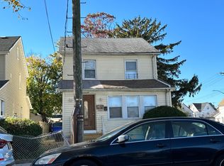 11402 208th St, Cambria Heights, NY 11411