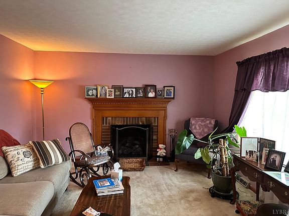 4th image of 210 Mayfield Dr