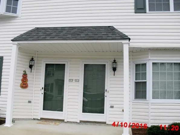 1222 Cross Creek Cir APT W4, Greenville, NC 27834