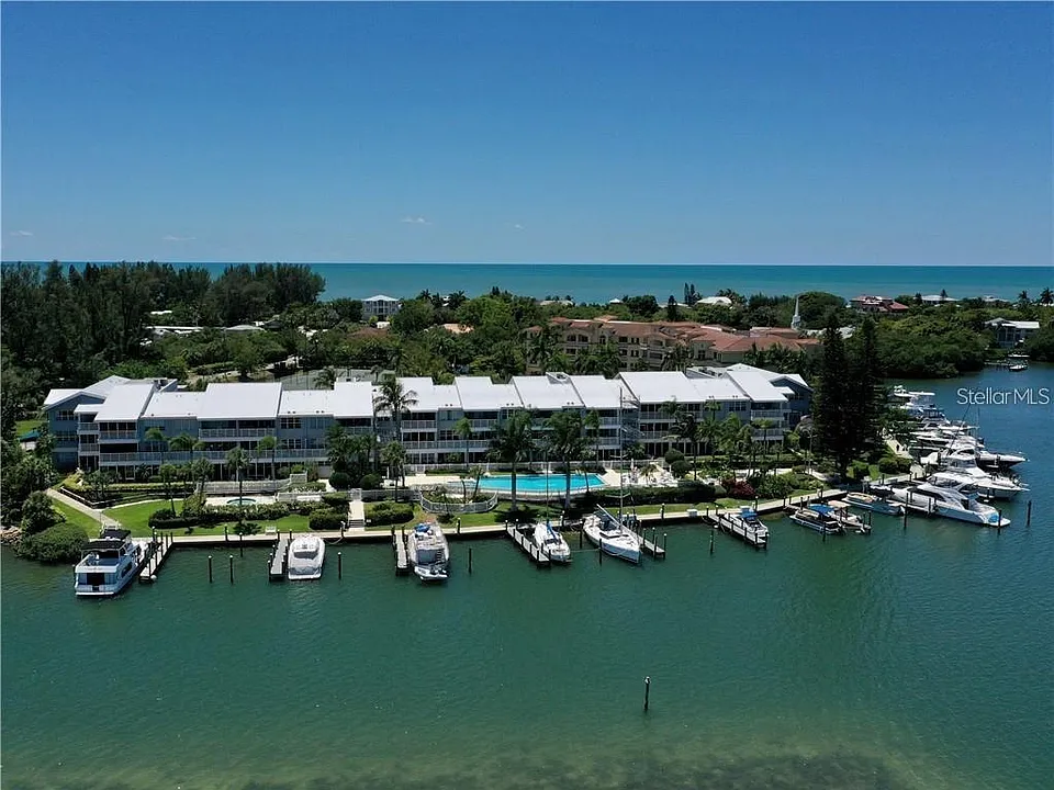 615 Dream Island Rd #107