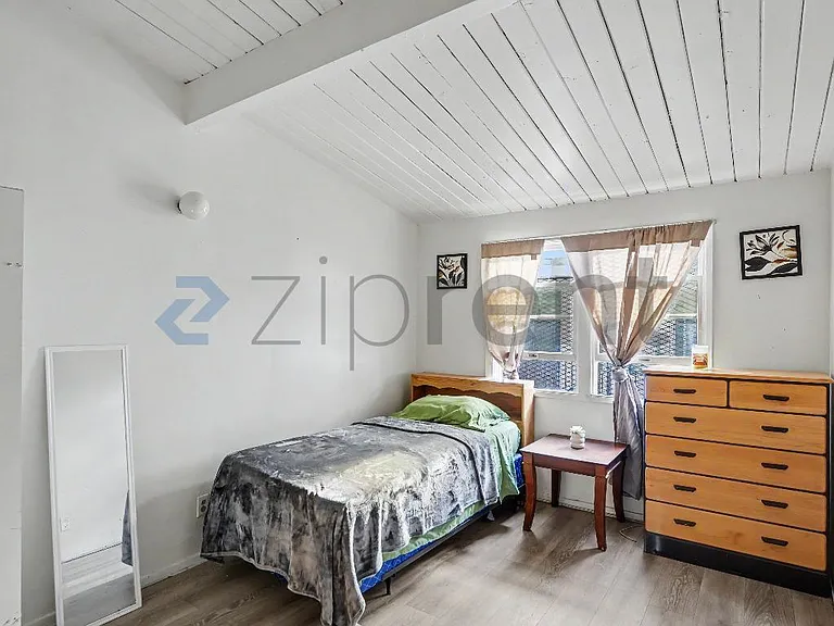 1328 W 19th St #A — Photo 13