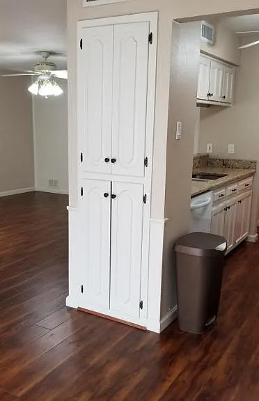 2012 Court Pl — Photo 5