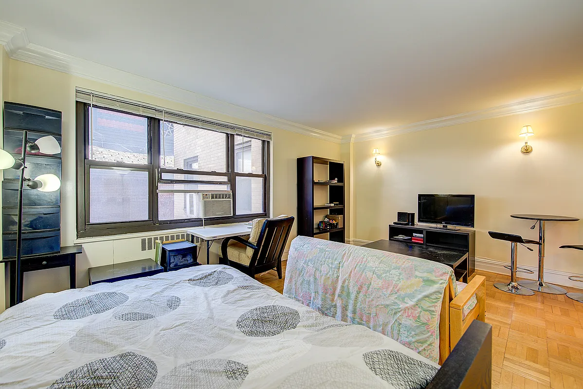 135 East 54th St Unit 5F  