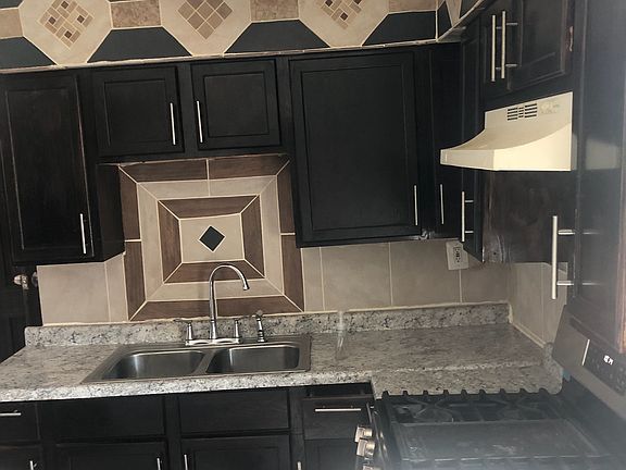 3rd image of 2944 Lehman St