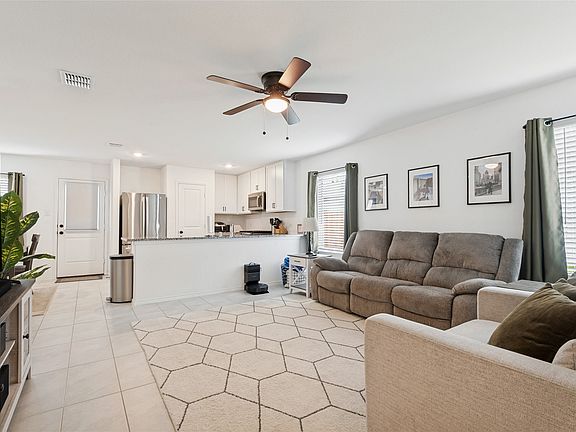 4th image of 11839 Marcellus Way