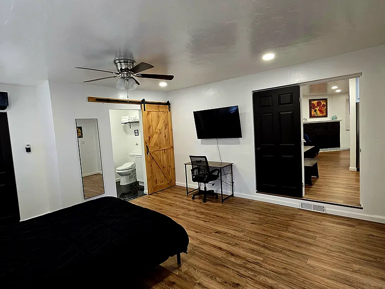 1412 Quincy St NE — Photo 15