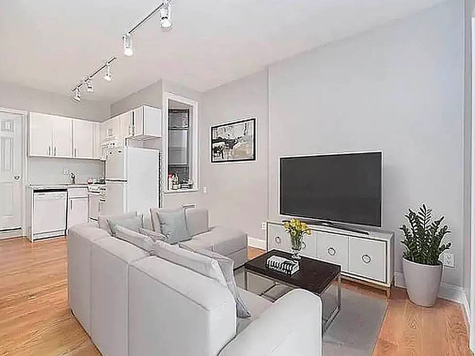 1st image of 163 Chrystie St #17C