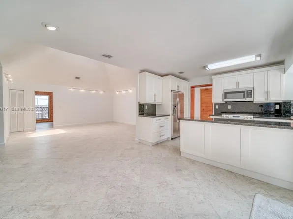 7320 SW 100th Ct, Miami, FL 33173