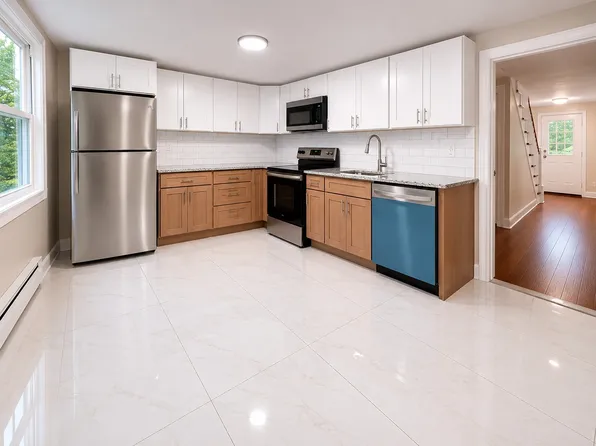 5 Seminary Rd #2, Simsbury, CT 06070