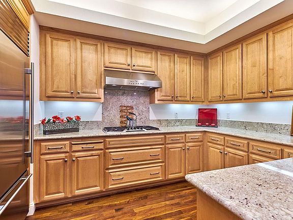 2nd image of 325 Channing Ave APT 106