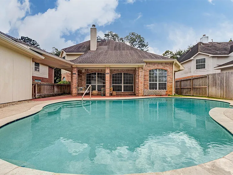 1606 Barrington Hills Ln — Photo 2