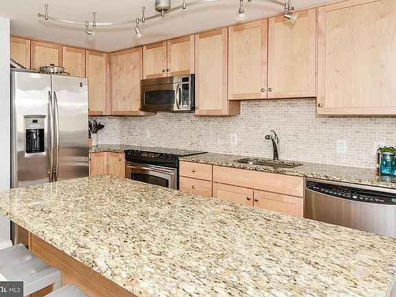 4th image of 1020 N Highland St Unit 709