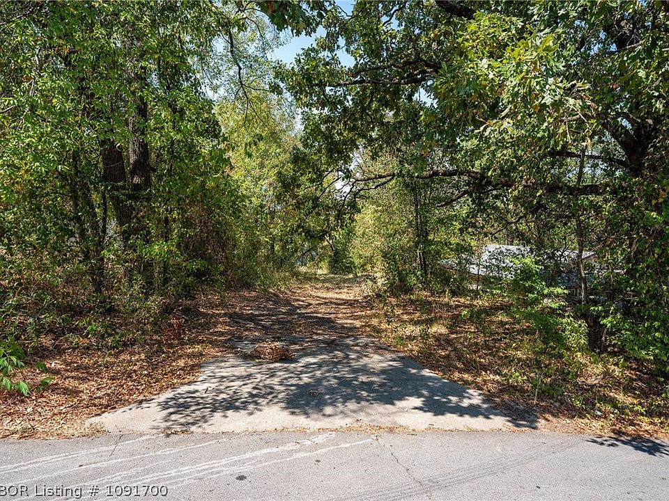 1st image of 1418 S 12th St