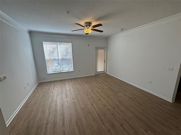 5th image of 8848 Villa View Cir Unit 203