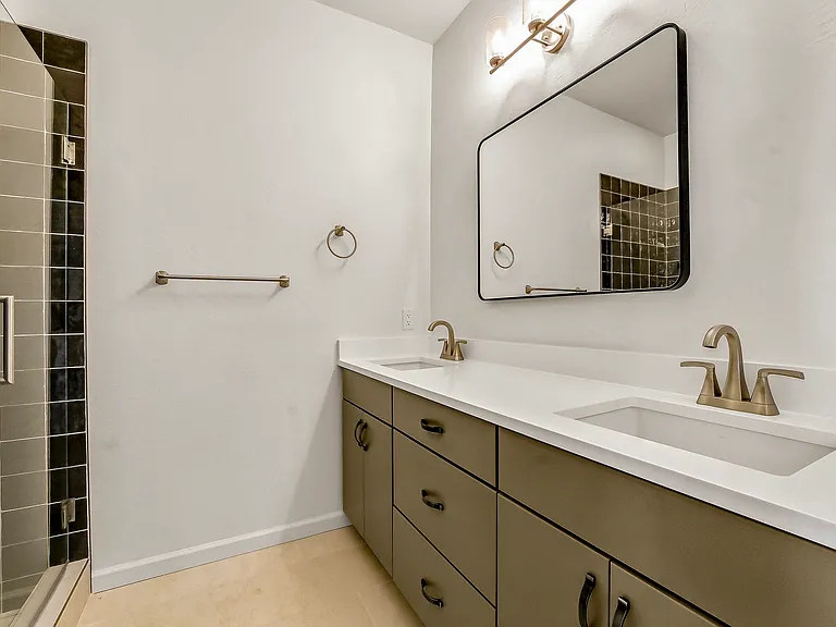 2567 W Pikes Peak Dr — Photo 8