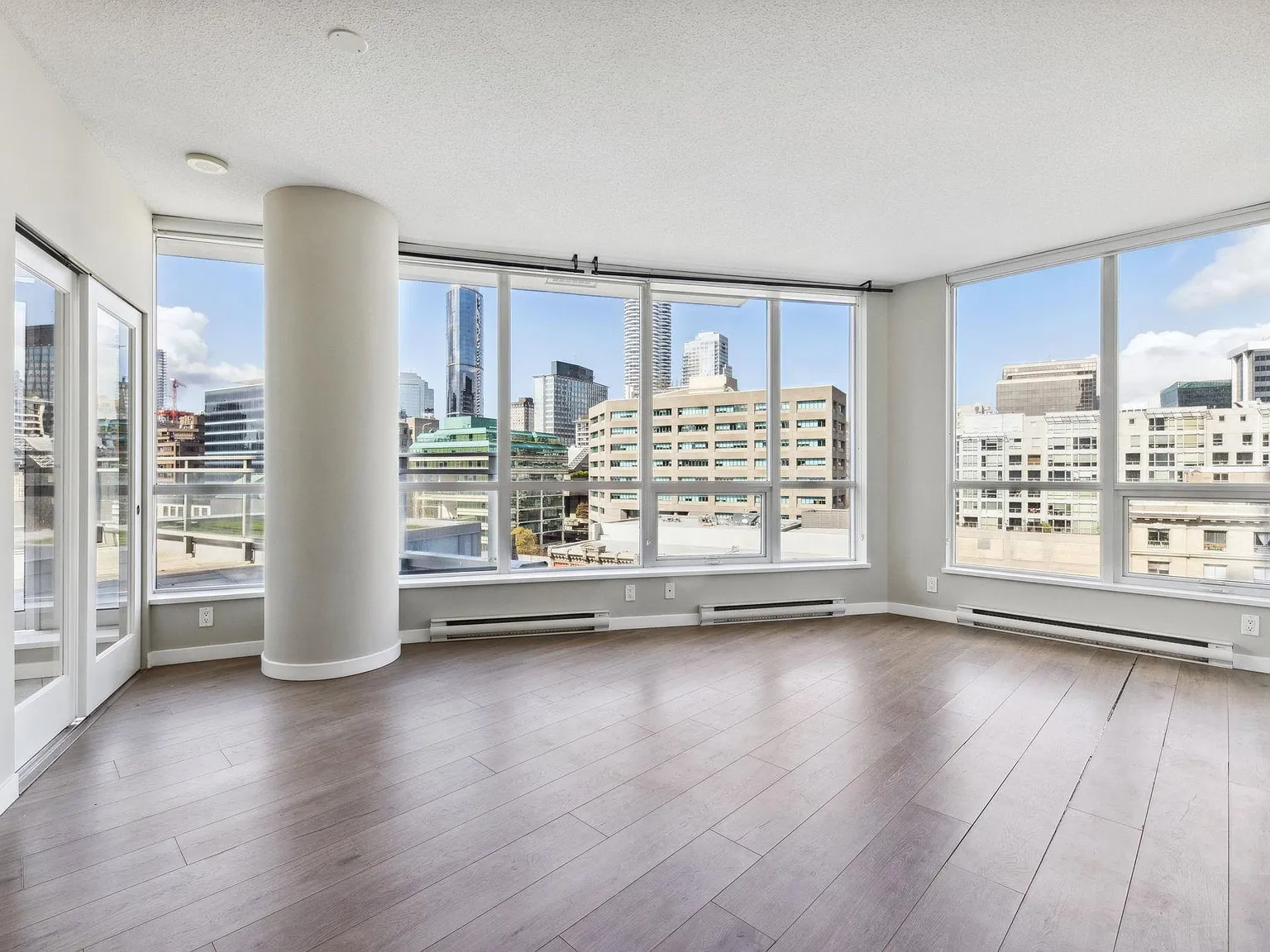 2 bed, 973 sqft, $3,750 — Photo 1