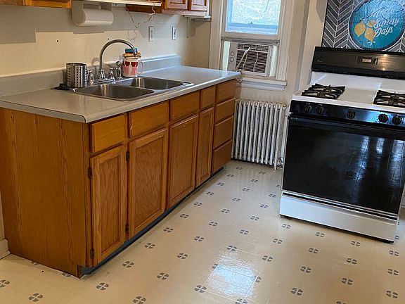 5th image of 46 Christie St #1